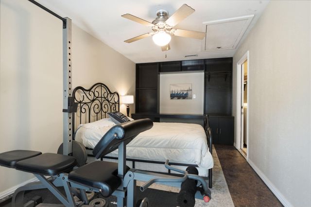 223 Pin Oak Lane, Magnolia, TX 77354