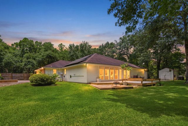 223 Pin Oak Lane, Magnolia, TX 77354