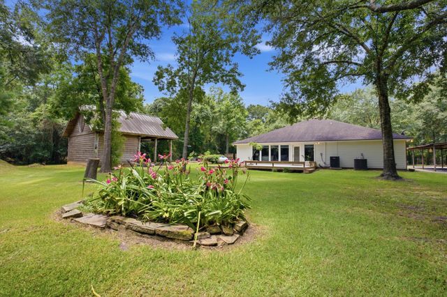 223 Pin Oak Lane, Magnolia, TX 77354