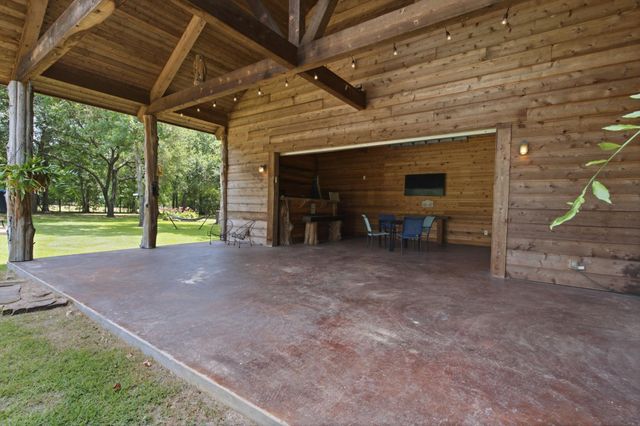223 Pin Oak Lane, Magnolia, TX 77354