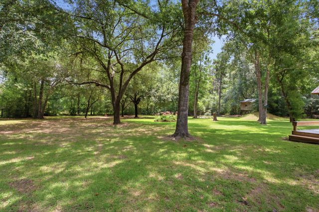 223 Pin Oak Lane, Magnolia, TX 77354