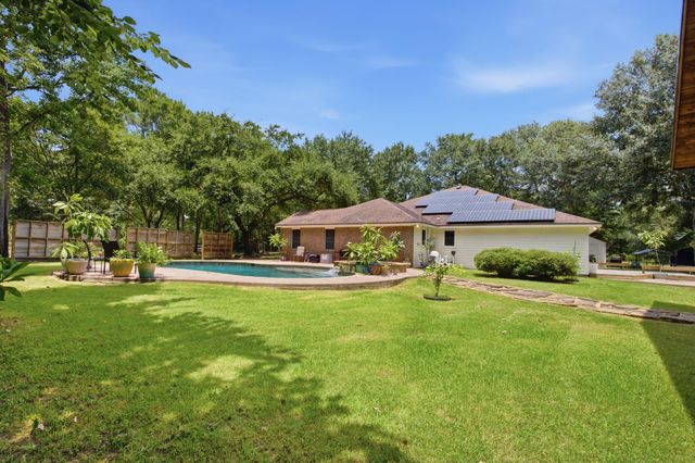 223 Pin Oak Lane, Magnolia, TX 77354