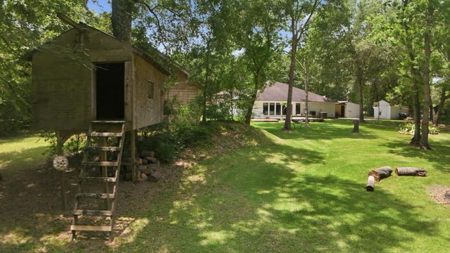223 Pin Oak Lane, Magnolia, TX 77354