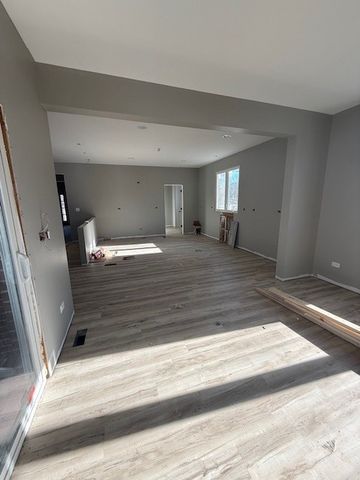 7128 S Cork Avenue, Justice, IL 60458