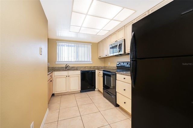 228 ORIENTA POINT STREET 228, Altamonte Springs, FL 32701