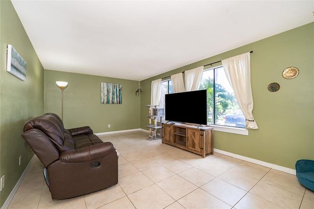 228 ORIENTA POINT STREET 228, Altamonte Springs, FL 32701