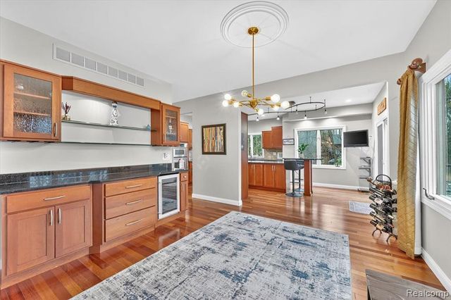 90 Creekwood Drive, Lake Orion, MI 48362