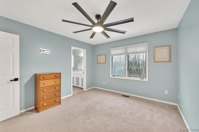 90 Creekwood Drive, Lake Orion, MI 48362