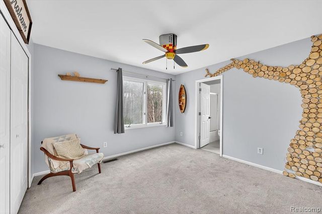 90 Creekwood Drive, Lake Orion, MI 48362