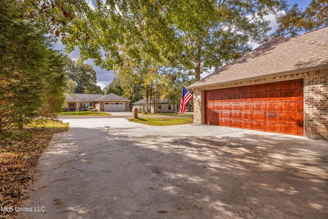 796 Hapuna Place, Diamondhead, MS 39525