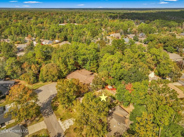 796 Hapuna Place, Diamondhead, MS 39525