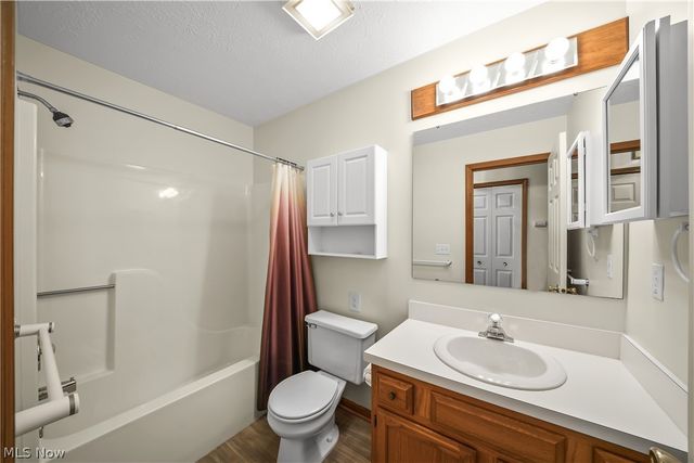 1807 Sandalwood Drive, Avon, OH 44011