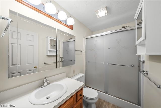 1807 Sandalwood Drive, Avon, OH 44011