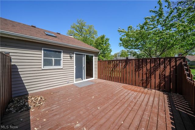 1807 Sandalwood Drive, Avon, OH 44011