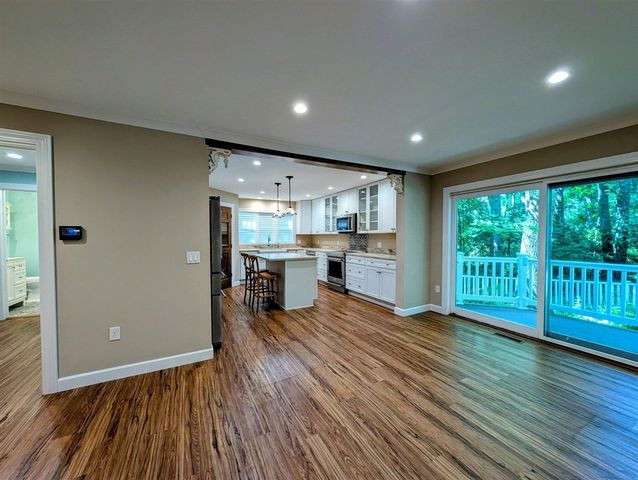 800 W Willis Road, Saline, MI 48176