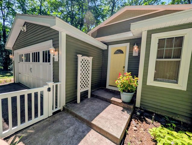 800 W Willis Road, Saline, MI 48176