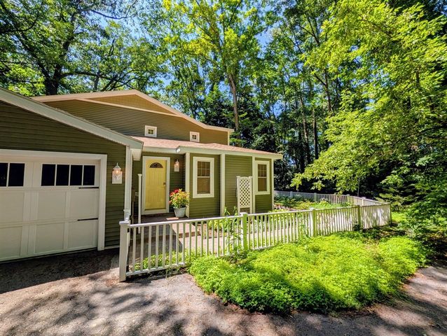800 W Willis Road, Saline, MI 48176