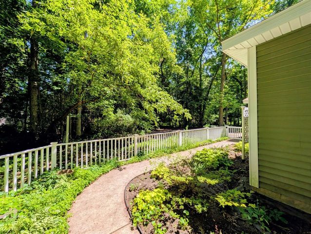 800 W Willis Road, Saline, MI 48176