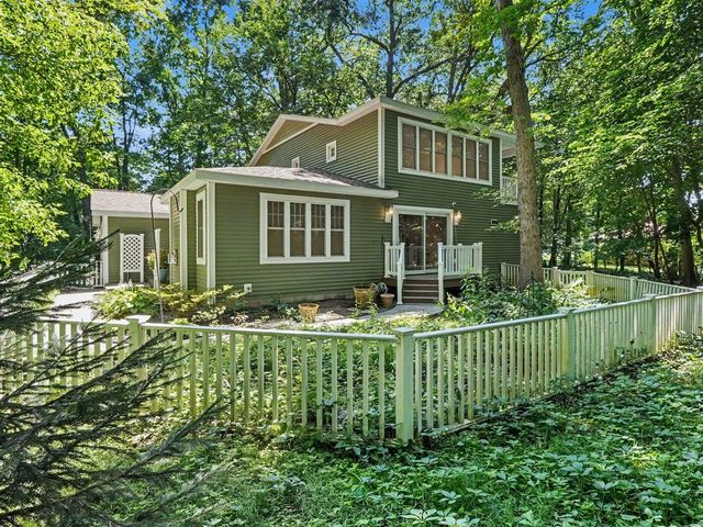 800 W Willis Road, Saline, MI 48176