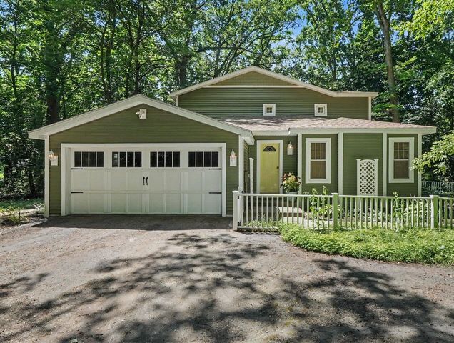 800 W Willis Road, Saline, MI 48176
