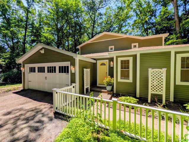 800 W Willis Road, Saline, MI 48176