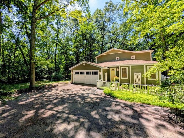 800 W Willis Road, Saline, MI 48176