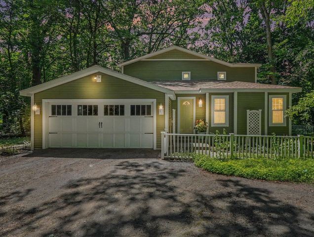 800 W Willis Road, Saline, MI 48176