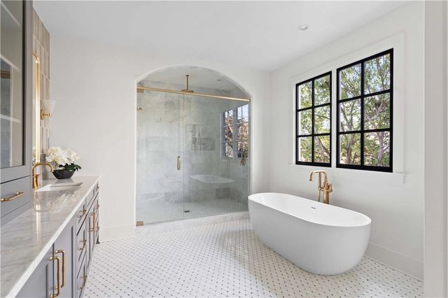2521 Brookwood Drive NE, Atlanta, GA 30305