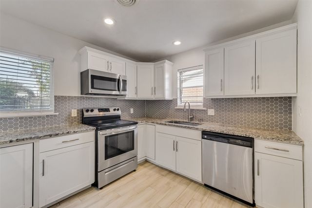 413 Simmons Drive, Hurst, TX 76053