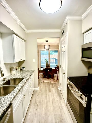 220 Bladen Street, Raleigh, NC 27601