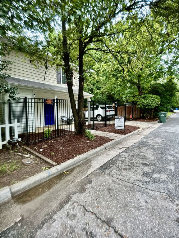220 Bladen Street, Raleigh, NC 27601