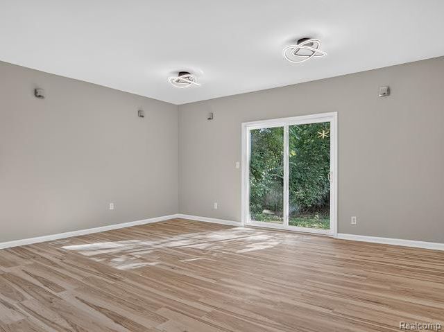 8564 Windsor Court, Superior Charter Township, MI 48198