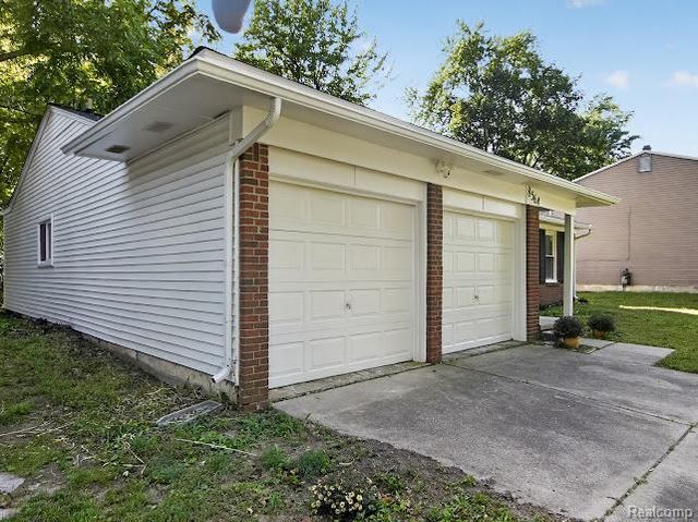 8564 Windsor Court, Superior Charter Township, MI 48198