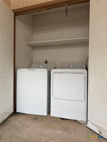 1051 Country Club C-10 Drive 10, Seguin, TX 78155