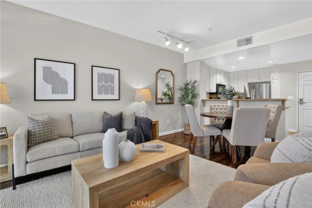 160 S Hudson Avenue 111, Pasadena, CA 91101