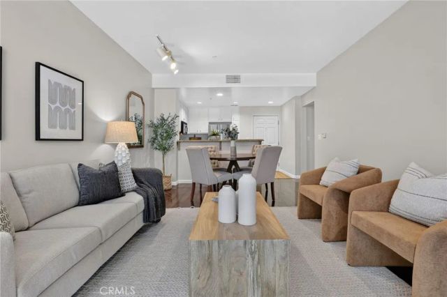 160 S Hudson Avenue 111, Pasadena, CA 91101