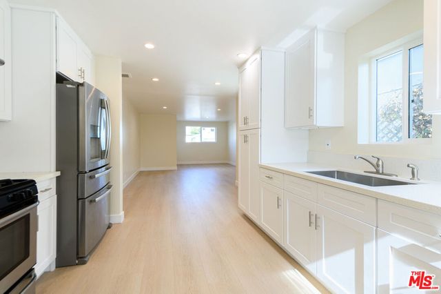 2718 W 70th, Los Angeles, CA 90043