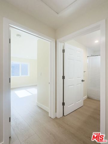 2718 W 70th, Los Angeles, CA 90043