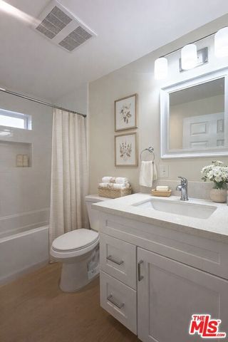 2718 W 70th, Los Angeles, CA 90043