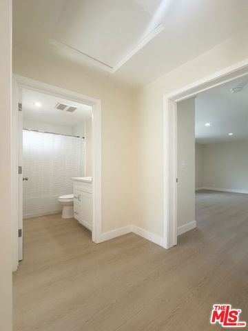 2718 W 70th, Los Angeles, CA 90043