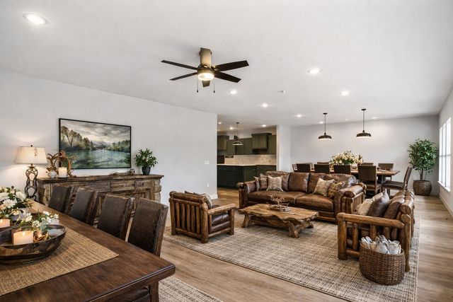 000 Glasswater 1, Branson, MO 65616