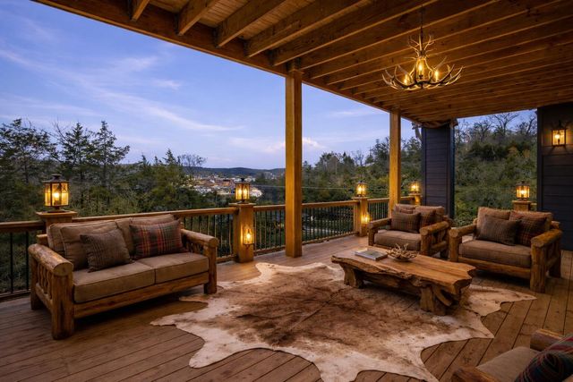 000 Glasswater 1, Branson, MO 65616