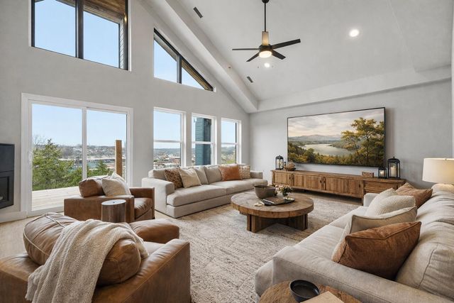 000 Glasswater 1, Branson, MO 65616