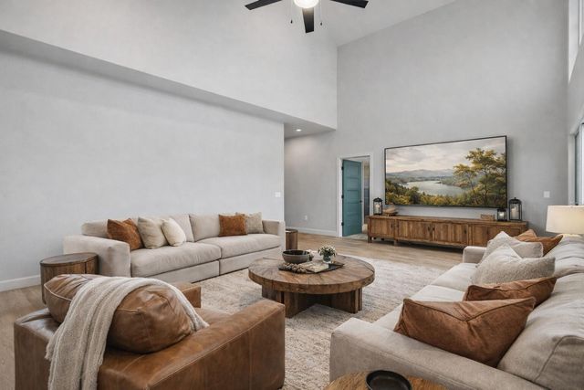 000 Glasswater 1, Branson, MO 65616