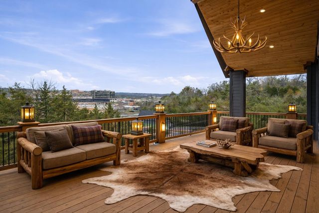 000 Glasswater 1, Branson, MO 65616