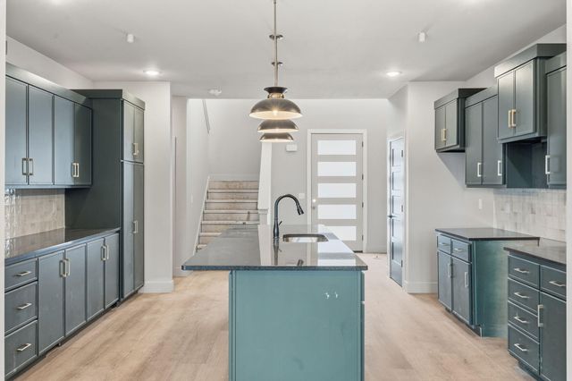 000 Glasswater 1, Branson, MO 65616