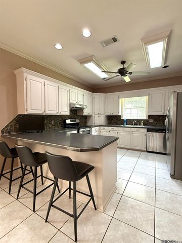 206 Quail Hollow Court, Hattiesburg, MS 39402