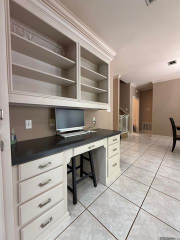 206 Quail Hollow Court, Hattiesburg, MS 39402