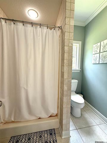 206 Quail Hollow Court, Hattiesburg, MS 39402