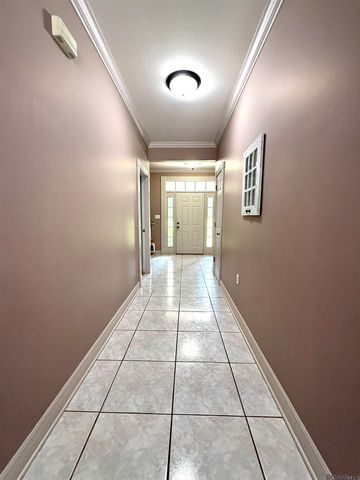 206 Quail Hollow Court, Hattiesburg, MS 39402